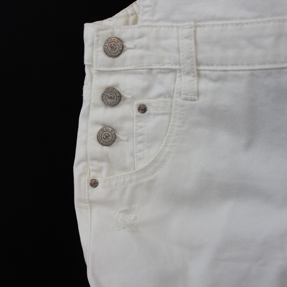NWTs L.E.I. White Denim Overall shorts, size: S - Picture 7 of 8